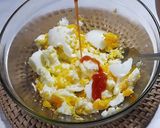 Foto langkah ke 1 dari resep Spicy Egg Sandwich.