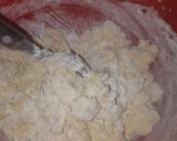 Foto del paso 2 de la receta: Galletitas secas de limón 🍋