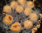 A picture of step 4 of Aloo Bonda.
