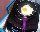 Foto langkah ke 1 dari resep Telor ceplok kecap pedas.