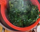 Foto del paso 2 de la receta: Tortilla acelga con corbatas al pesto