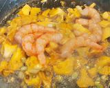 Foto del paso 4 de la receta: Revuelto de Picornells, Gambas y Ajetes