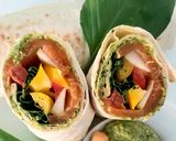 Une image de l'étape 2 de Wraps saumon fumé et houmous épinards basilic.