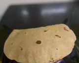 A picture of step 3 of Fulka Roti.