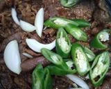 Foto langkah ke 5 dari resep Tumis Daging Sapi Iris.