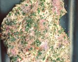 Foto del paso 4 de la receta: Tapas de focaccia con entraña al chimichurri y aderezo de alubias