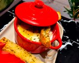 Une image de l'étape 4 de Œufs cocotte au poulet et au cheddar.