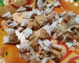 Foto del paso 2 de la receta: Tomate relleno con pollo (cocido)