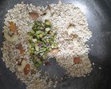 A picture of step 1 of Rose shaped oats granuola with buttermilk.