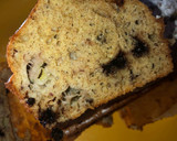 Foto del paso 5 de la receta: Budín de banana con yogurt y chispas de chocolate 🍫