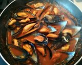 Foto del paso 2 de la receta Mejillones a la marinera