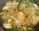Hình bước làm 4 của món Mì nấu kiểu Hàn