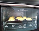 Foto langkah ke 6 dari resep Kue Muffin isi Keju.