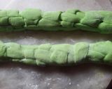 সবুজ কালোজিরে বান (Sobuj kalojira bun recipe in bengali) রেসিপির ধাপ 2 ছবি