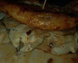 Foto del paso 6 de la receta: Pechuga rellena con zucchini, maní y queso en salsa bechamel