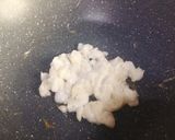 A picture of step 4 of Fried garlic mayo potato.