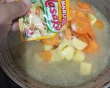 Foto langkah ke 5 dari resep Sup Ayam Simple.