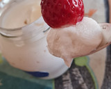 Foto del paso 5 de la receta: Yogur griego en rosa 🌹 Yogur con avena trasnochada y frutillas 🍓 low carb 🍓 alto en proteínas