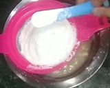A picture of step 3 of Steamed Banana Cake.