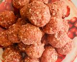 A picture of step 1 of Meatballs in Creamy Sauce with Porcini Mushrooms.
