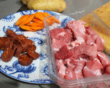 Foto del paso 1 de la receta: Estofado de cerdo con chorizo y guisantes