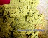 A picture of step 2 of Paan coconut laddo.