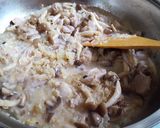A picture of step 2 of Chicken & Mushroom risotto.