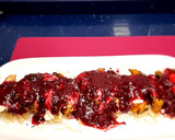 Foto del paso 7 de la receta: Montaditos de pollo con salsa de frutos rojos y queso de cabra