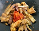 Foto del paso 3 de la receta: 144.🍜Fideos de arroz con berenjena, heura y kimchi🍆(Vegano)