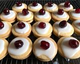 A picture of step 7 of Empire Biscuits.
