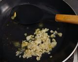 Foto langkah ke 2 dari resep Farfalle Saus Telur Asin.