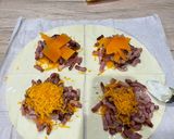 Une image de l'étape 4 de Triangles fourrés au Lardons et à la Mimolette.
