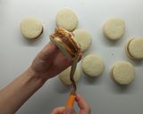 Foto del paso 9 de la receta: Alfajor de maicena