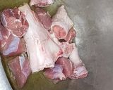 A picture of step 2 of Nali Nihari.