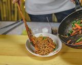 รูปขั้นตอนการทำที่ 22 ของ ผัดมาม่าปลากระป๋อง ประหยัดงบ อิ่มอร่อย อยู่ท้องสุดๆ