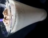 A picture of step 6 of Oreo ice cream milkshake.