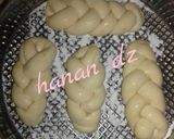 صورة لخطوة 4 من وصفة خبز مضفور خفيييف ريشة