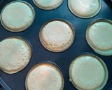 Foto langkah ke 6 dari resep Martabak Manis Bolu Bersarang (Terang Bulan Mini).