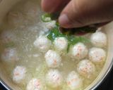 Foto langkah ke 4 dari resep Sup Bola - Bola Ayam Simple (MPASI 1y+).