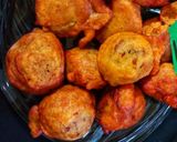 A picture of step 8 of Aloo wara.