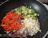 A picture of step 3 of Burnt garlic rice.