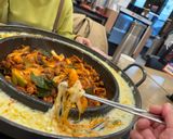 A picture of step 9 of Cheese Korean Bulgogi Pizza.