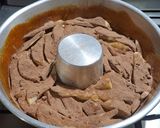 Foto del paso 1 de la receta: Budín caramelizado de peras y chocolate