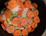 A picture of step 2 of Leeks and carrots with olive oil.