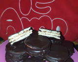 Foto del paso 8 de la receta: Alfajores borrachitos muy fáciles de hacer 👩‍🍳🍫