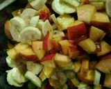 صورة لخطوة 1 من وصفة سلطة فواكه مع اللبن المحلى والعسل روووعة☺😋😋😋😋