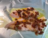 Une image de l'étape 4 de Filets de lieu jaune aux tomates séchées, citron, coriandre et épices.