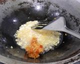 Foto langkah ke 2 dari resep Seblak Kuah (cipuk, siomay kering & mie).