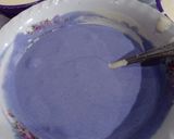 Foto langkah ke 2 dari resep Mini Roll Rainbow Cake.