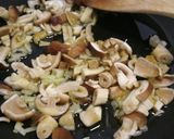 A picture of step 2 of Garganelli con funghi e pancetta.